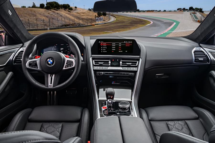 Торпедо BMW M8 Competition Coupe (F92) 2019 года  (UK) (фото 97 из 157)